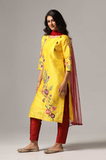 Load image into Gallery viewer, Yellow raw silk resham embroidered kurti paired with pants and a net dupatta