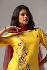 Load image into Gallery viewer, Yellow raw silk resham embroidered kurti paired with pants and a net dupatta