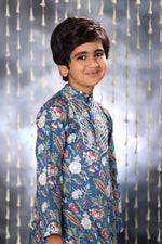 Load image into Gallery viewer, Blue Jaipuri Handblock Floral Print Kurta with white Pant Co-ord Set