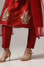 Load image into Gallery viewer, Maroon raw silk resham embroidered kurti paired with pants and a net dupatta
