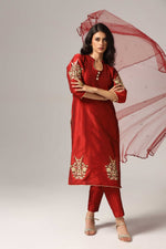 Load image into Gallery viewer, Maroon raw silk resham embroidered kurti paired with pants and a net dupatta
