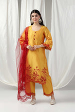 Load image into Gallery viewer, Embroided kurti with dupatta and pants
