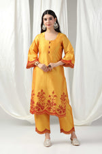 Load image into Gallery viewer, Embroided kurti with dupatta and pants
