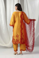 Load image into Gallery viewer, Embroided kurti with dupatta and pants
