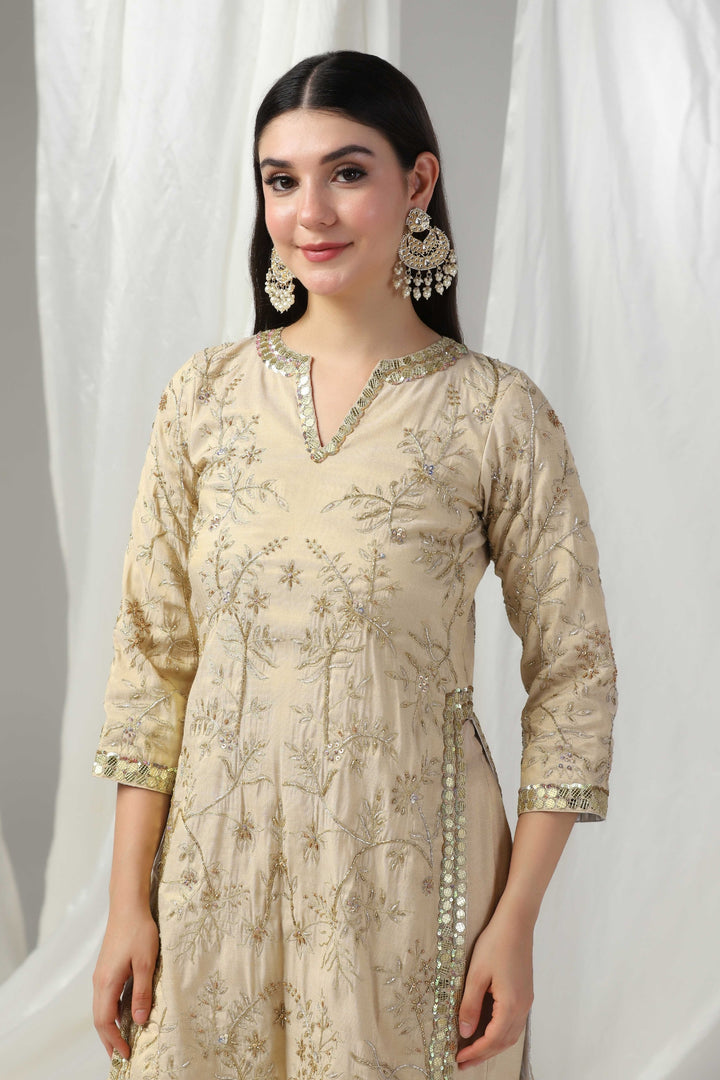 Gold simmer embroidered cord-set