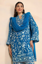 Load image into Gallery viewer, Thread Embroidered Pearl Work Kurta with Loose Pants